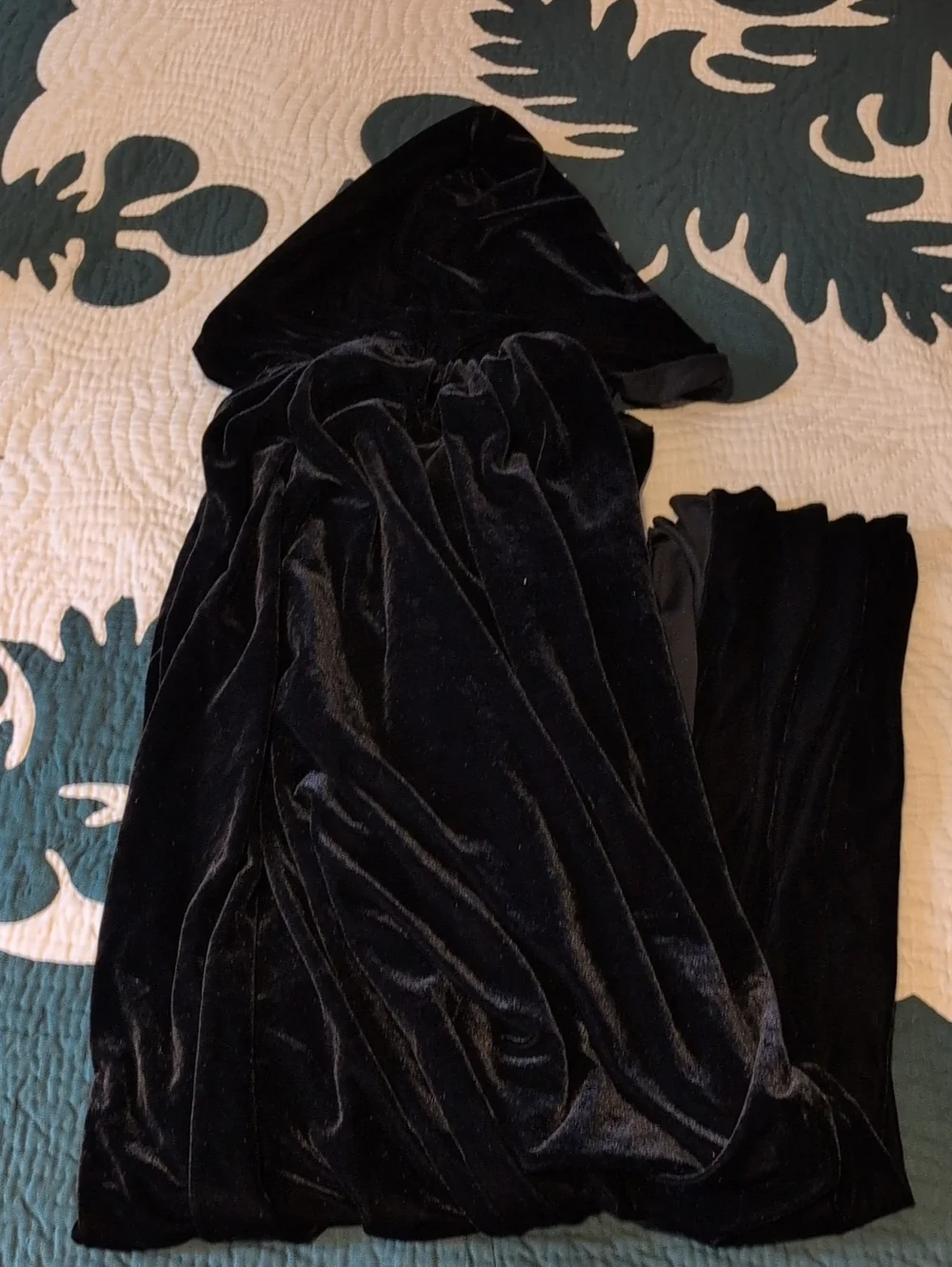 Kids Black Hooded Velvet Costume Cape - Halloween Cloak